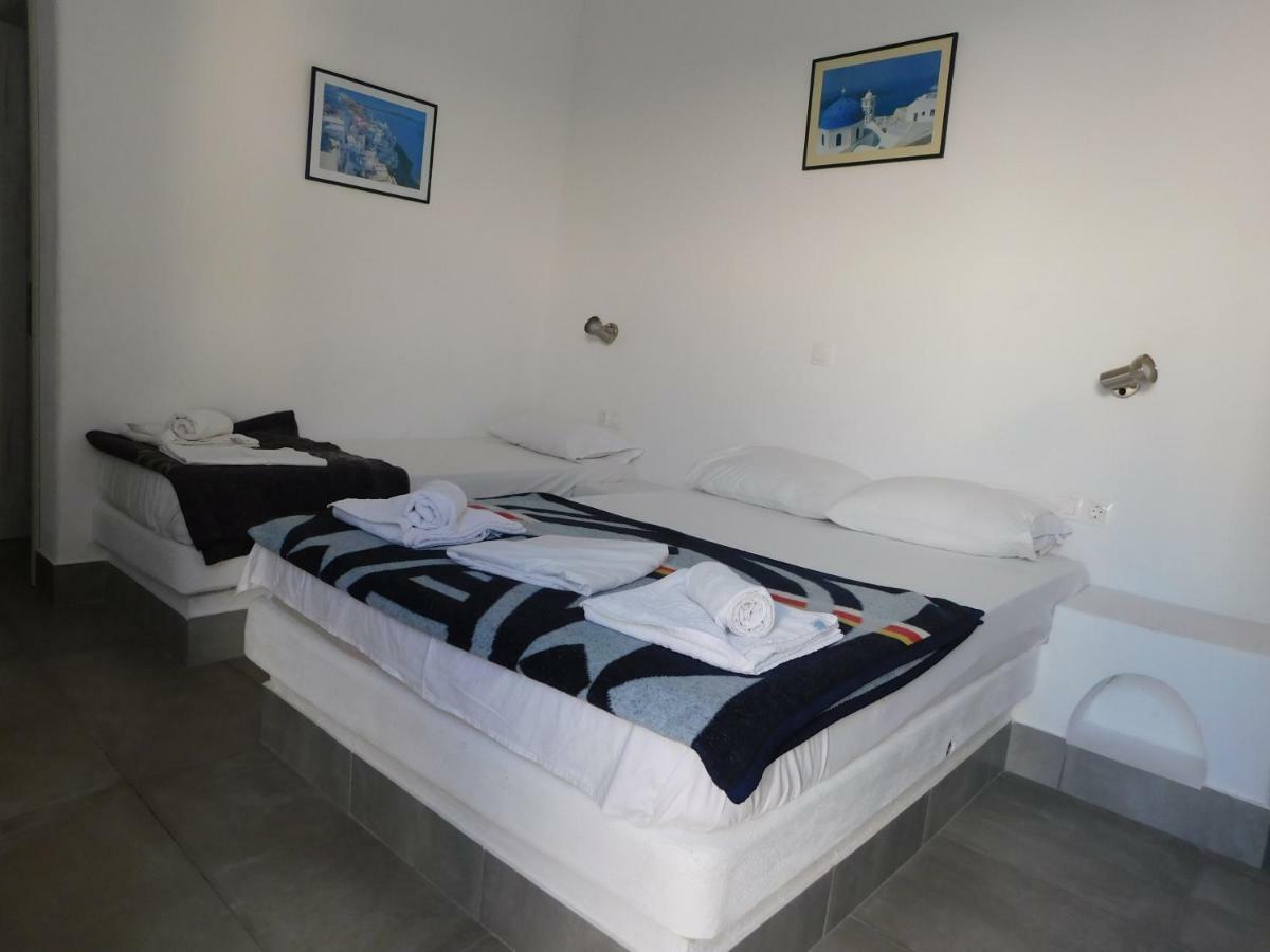 Sea Side Perivolos Hotel Bagian luar foto