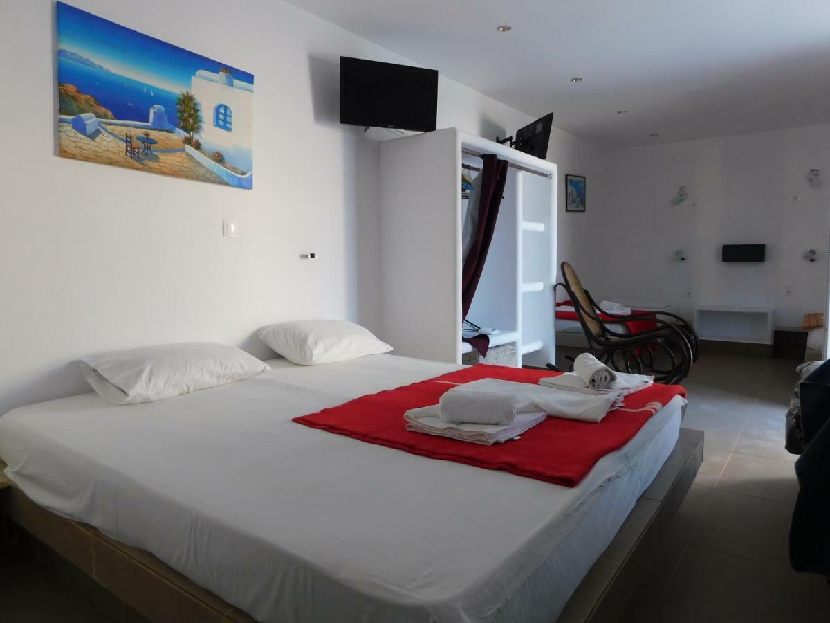 Sea Side Perivolos Hotel Bagian luar foto