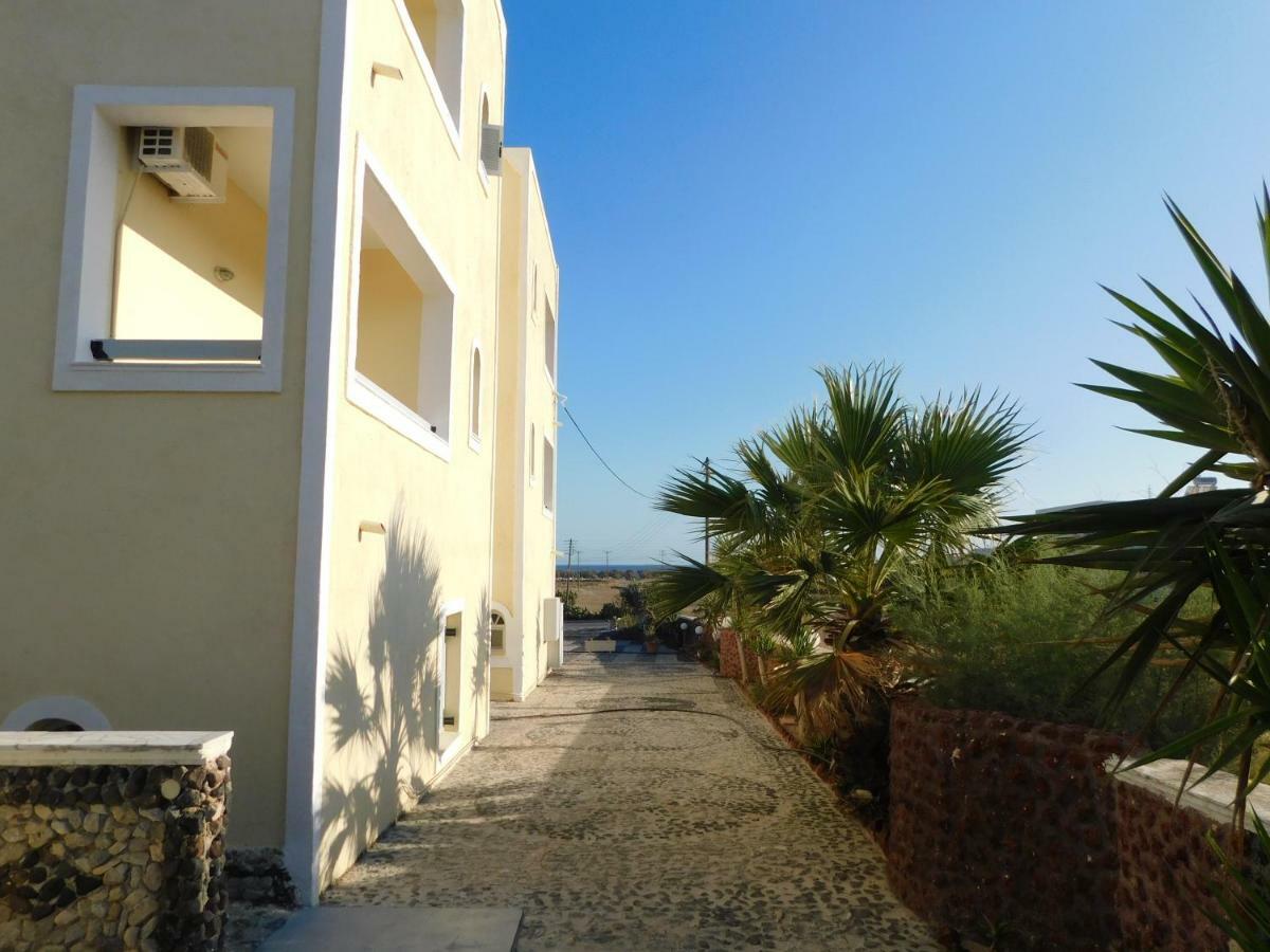 Sea Side Perivolos Hotel Bagian luar foto